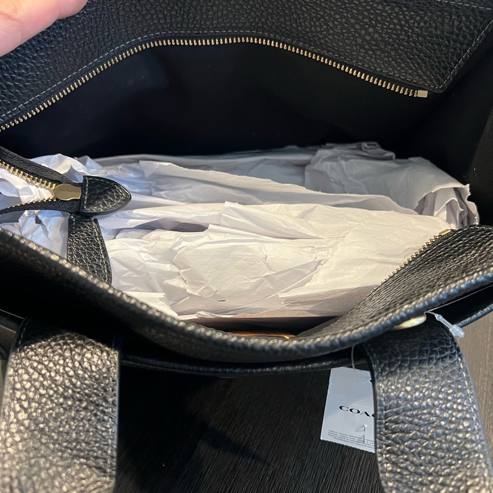NWT Coach Cargo Leather Tote - Picture 9 of 10